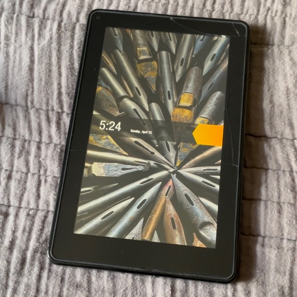 Amazon Kindle Fire 1st Generation 7” Screen Wifi Black Model DO1400 - Picture 4 of 11